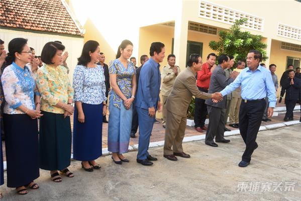 洪森总理-71.jpg 洪森总理-71.jpg