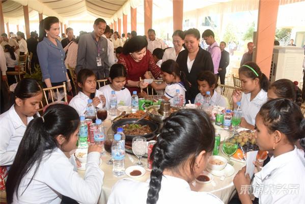 洪森总理-62.jpg 洪森总理-62.jpg