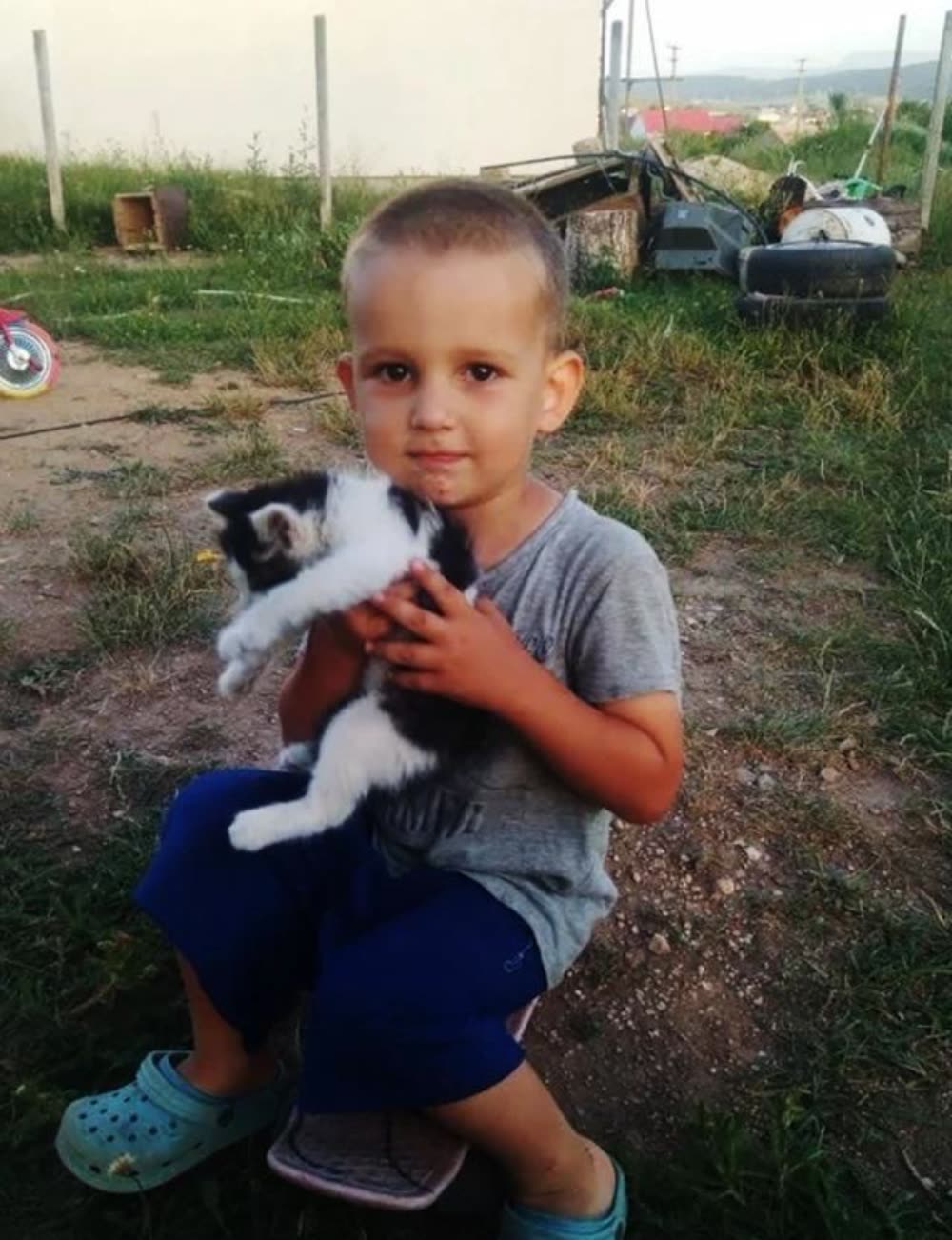 普京仇敌之子离奇溺死于粪坑 疑为他杀 3000名哀悼者出席葬礼 Tnaot