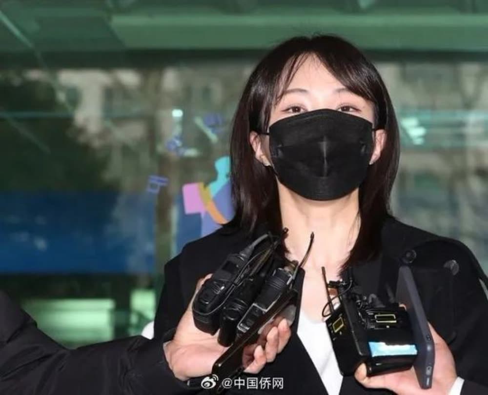 韩国29岁歌手和女友吸毒，双双被判刑- TNAOT